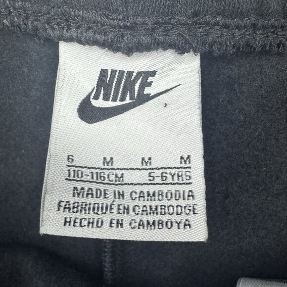 NWT NIKE I.A.I.R. Fleece Shorts Limited Exclusive Kids' Size 5 Patches Banana - Picture 6 of 9